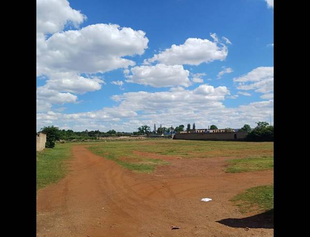 LAND FOR SALE IN KLIPRIVIERSOOG